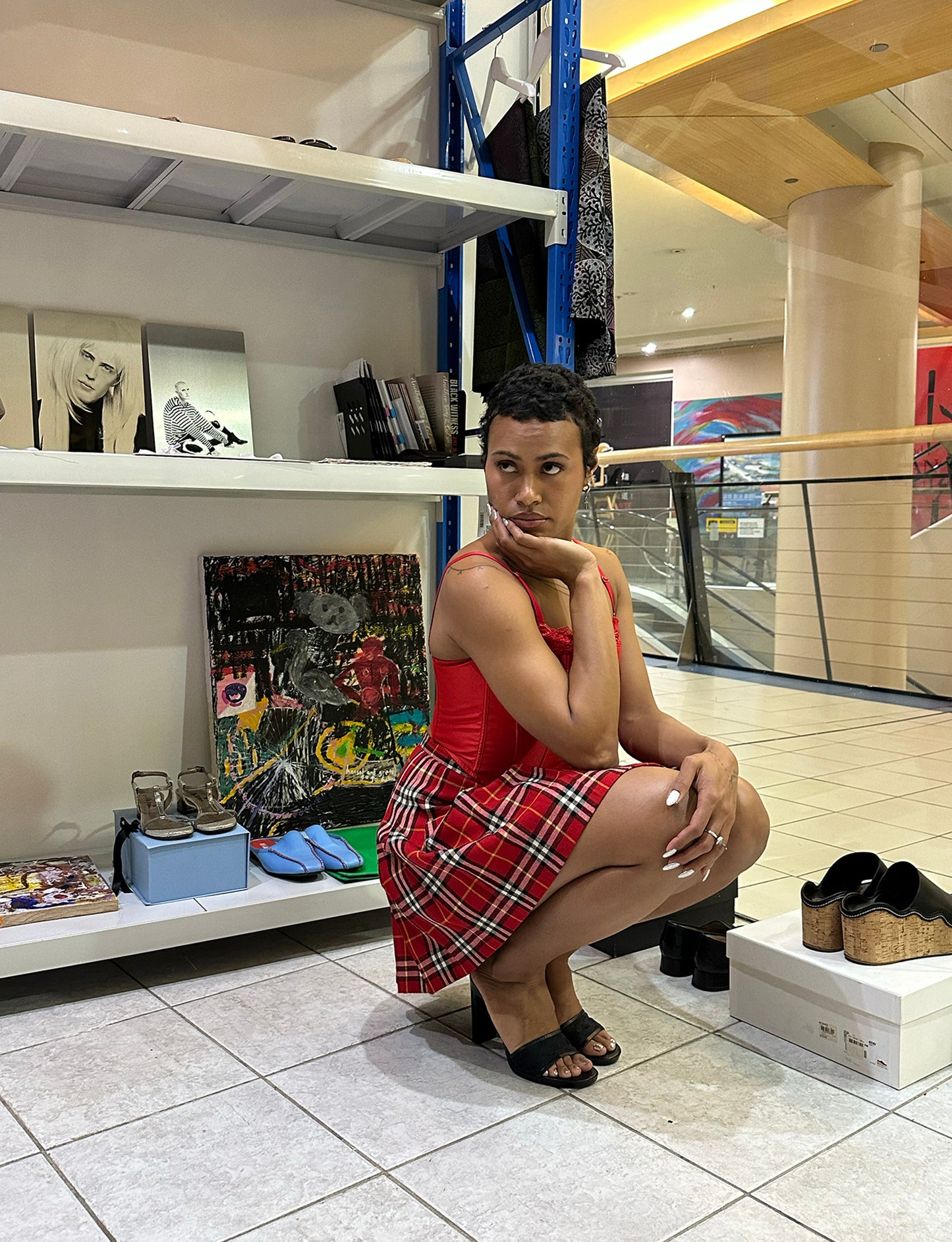 Treasure, Burberry's tartan skirt