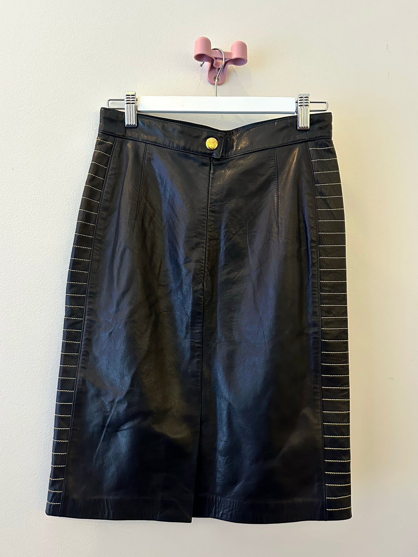 Viv, Escada leather skirt