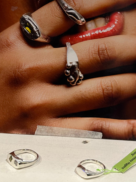 Nightdrive studio, Simple signet ring