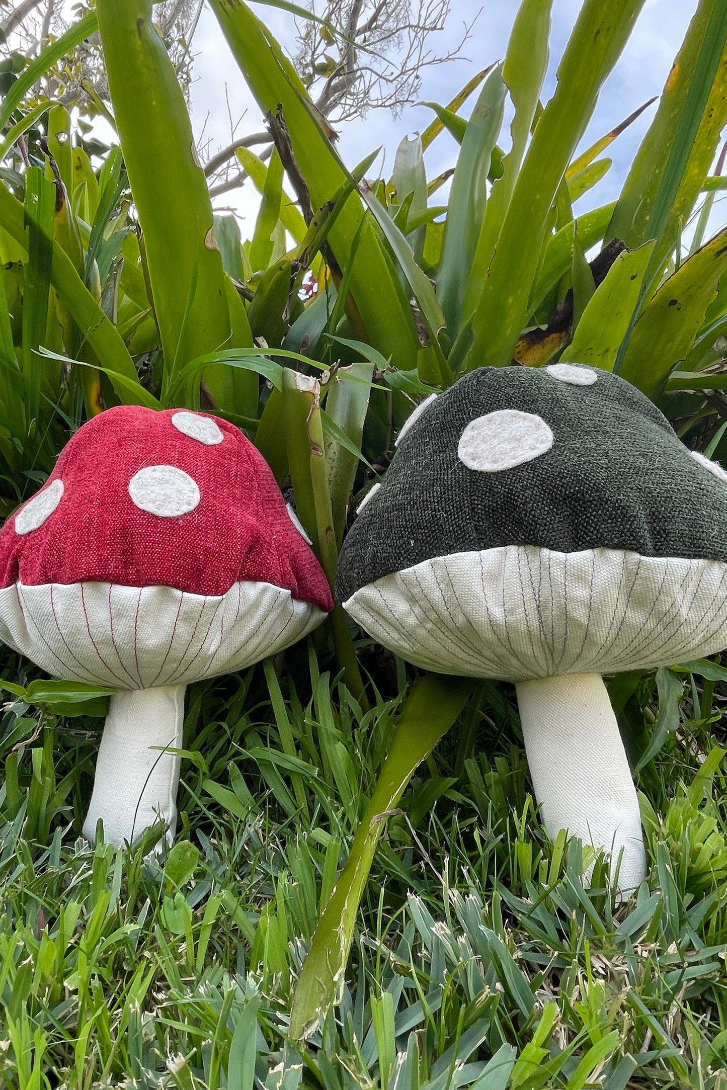 ChiChi Ginjaka, Small hand made dark green mushroom
