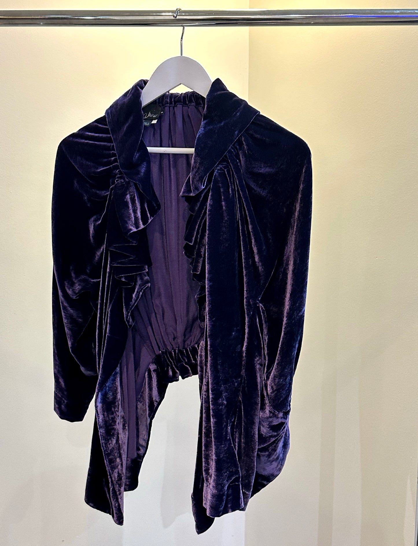 Treasure, Akira purple velvet shrug