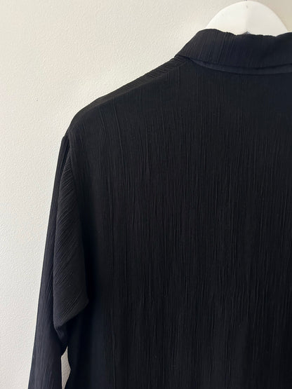 Treasure, Nehera Black dress