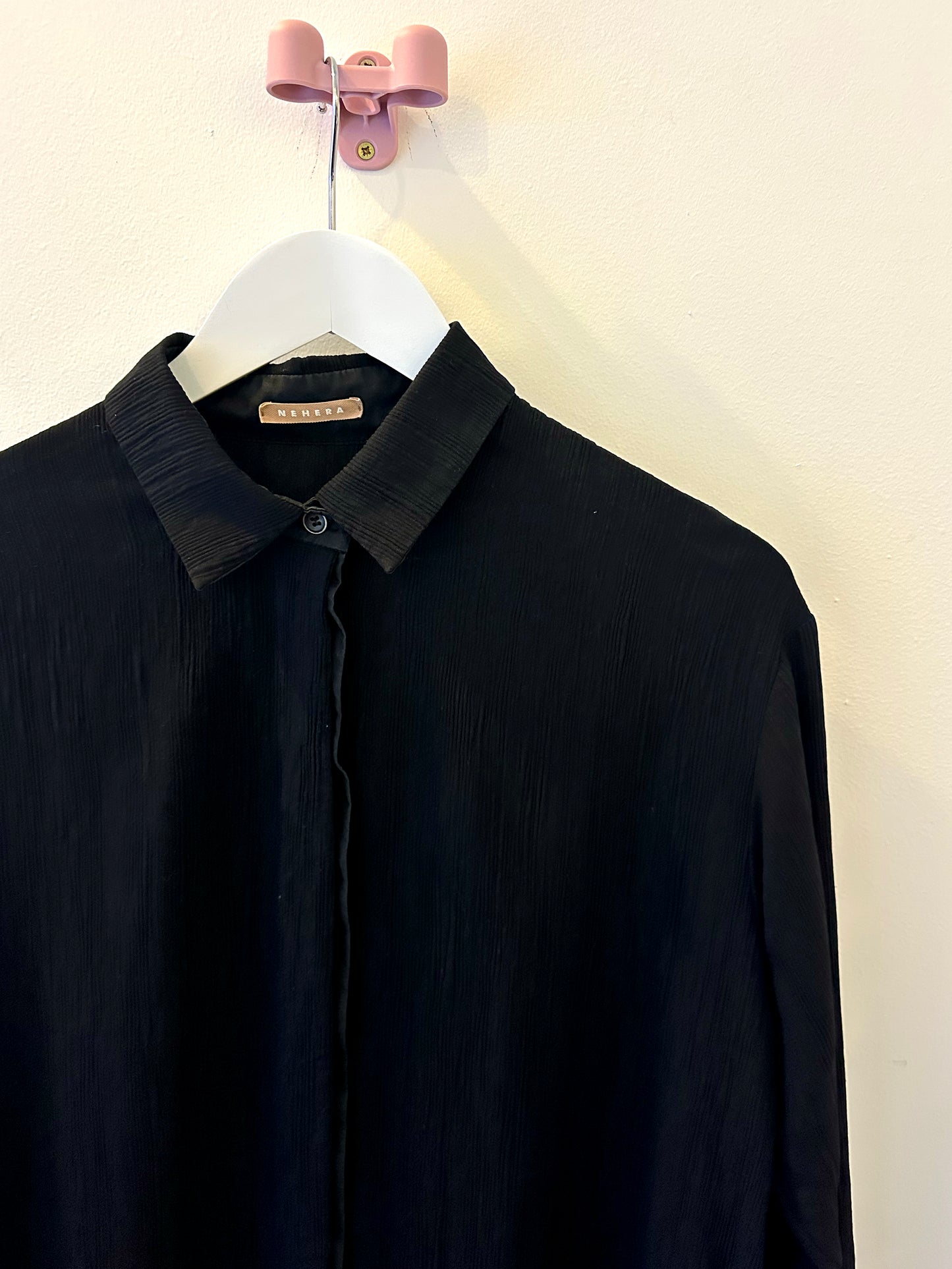 Treasure, Nehera Black dress