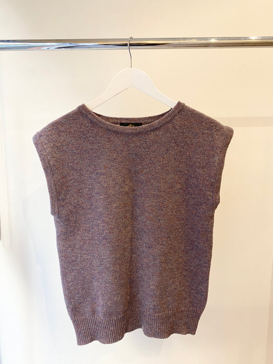 Treasure, Needles wool vest