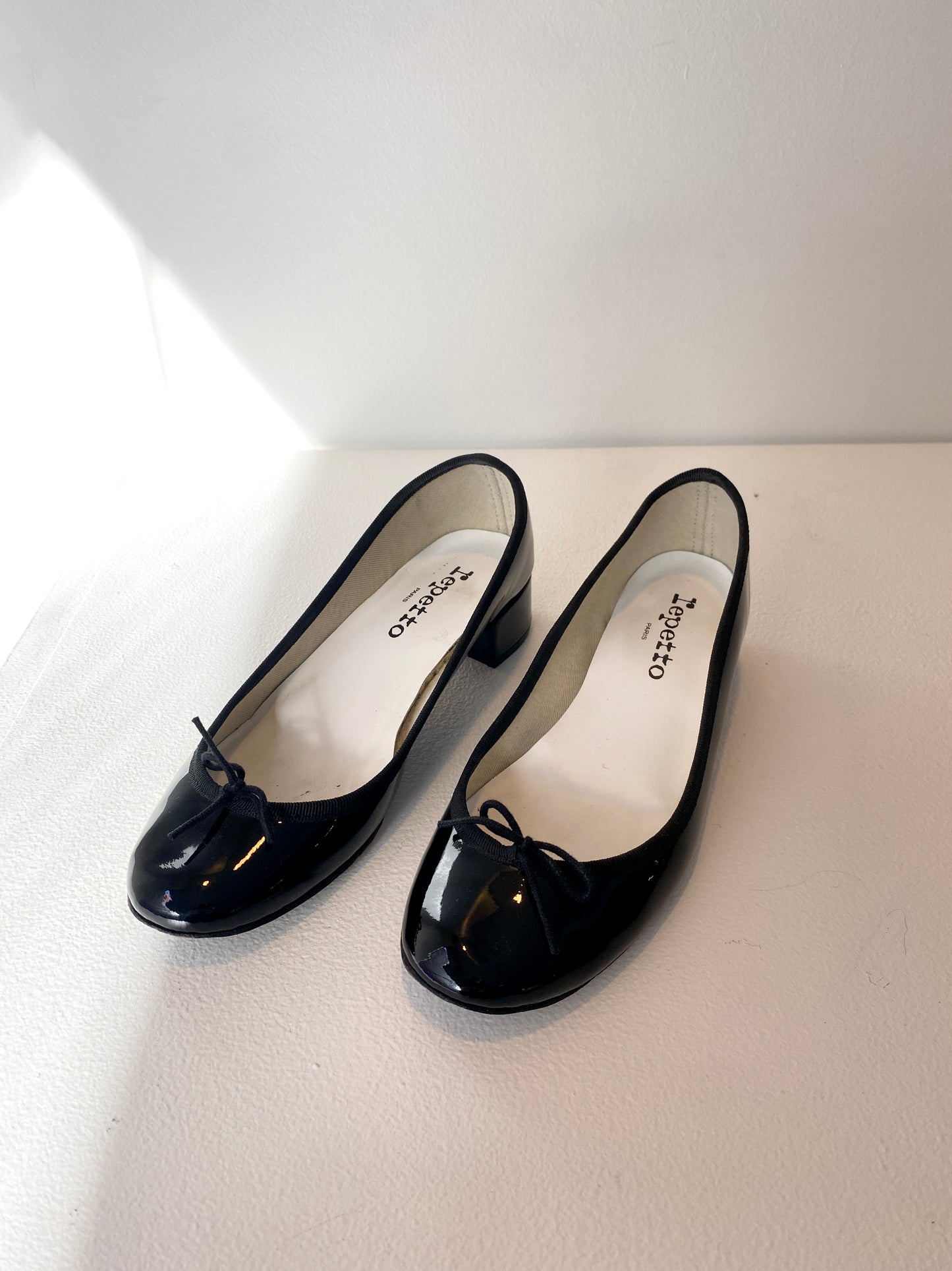 Treasure, Repetto heel ballet flats