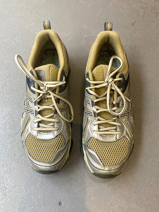 Jack, Asics sneakers