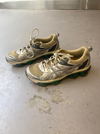 Treasure, Asics sneakers