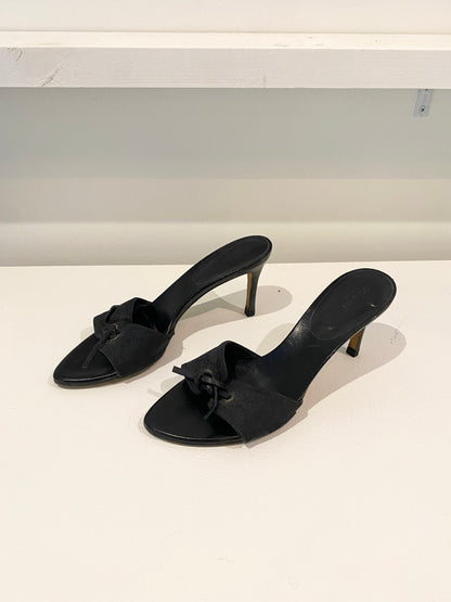Treasure, Gucci mules