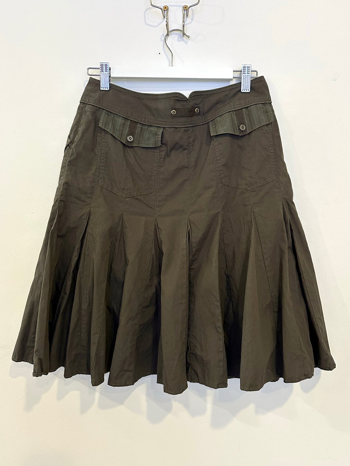 Treasure, Khaki cargo skirt