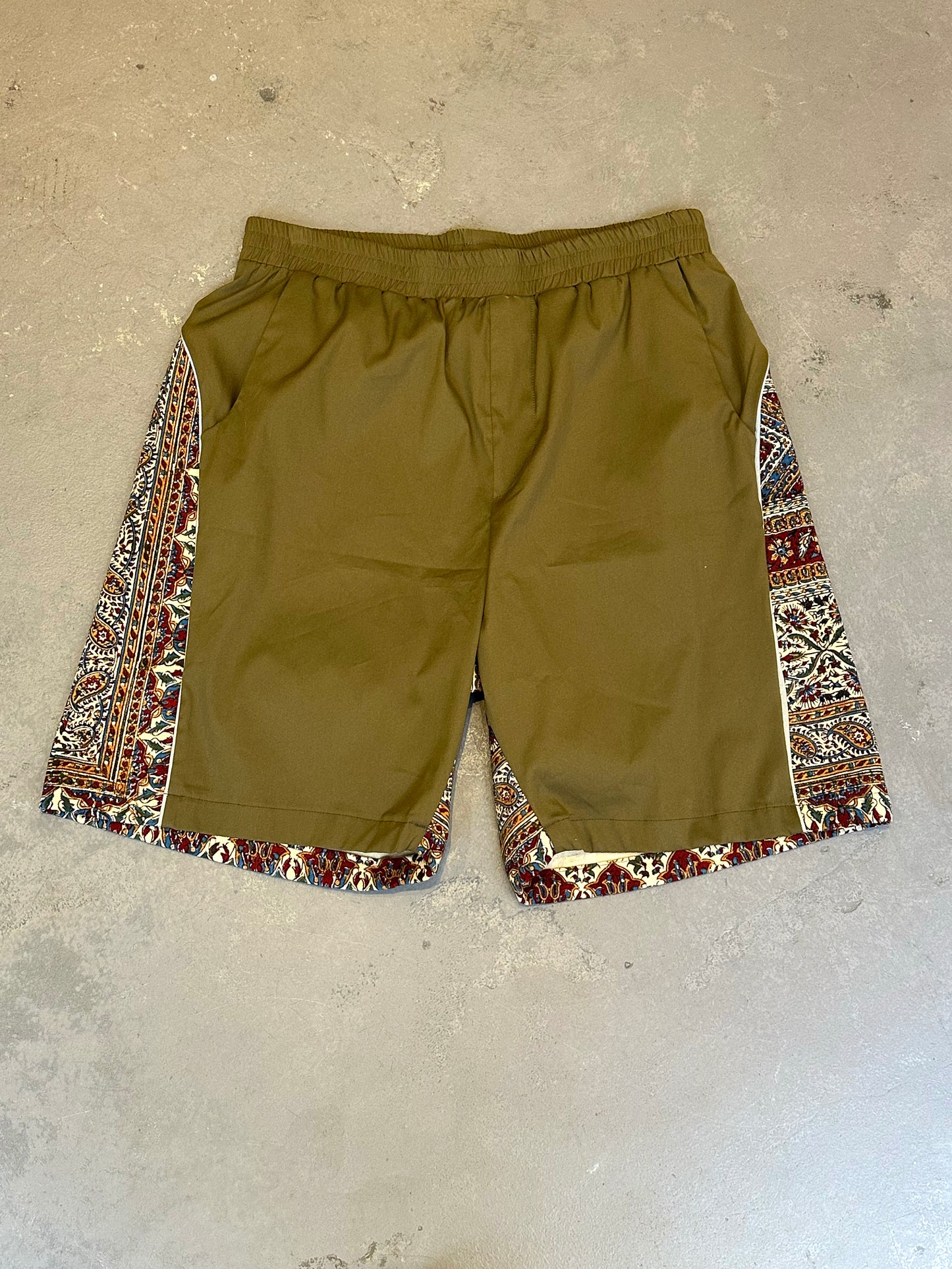 paria /FARZANEH, Ghalamkar print shorts khaki cotton V2