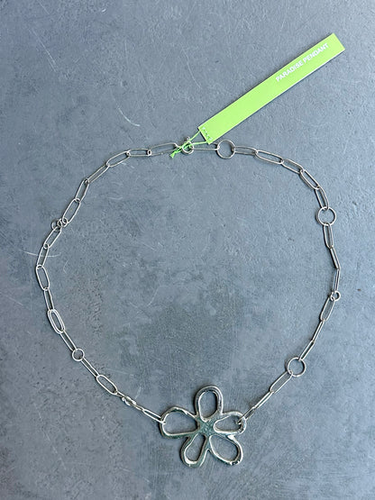 Nightdrive studio, Flower chain