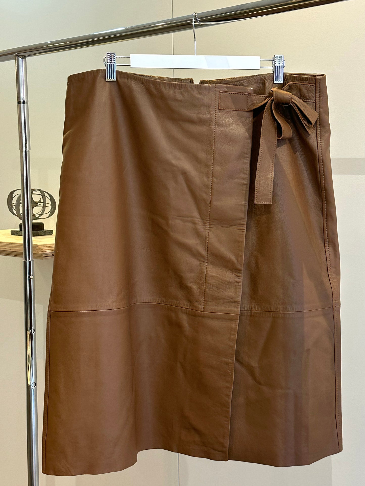 Tegan, Leather skirt