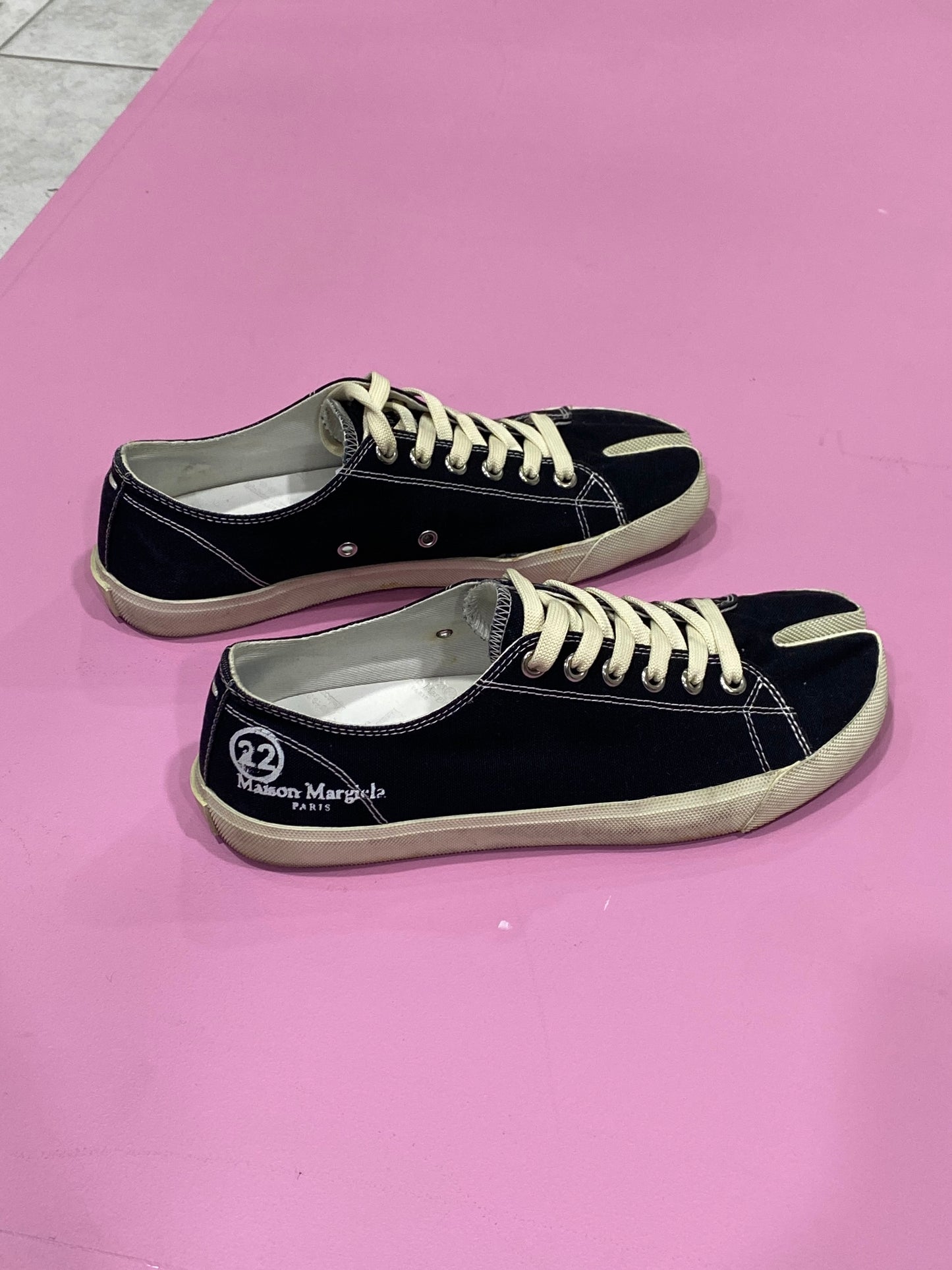 Treasure, Margiela tabi sneakers