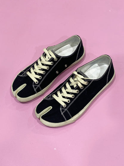Treasure, Margiela tabi sneakers