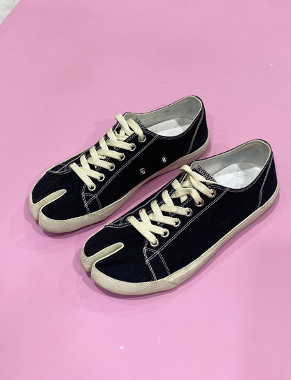 Treasure, Margiela tabi sneakers