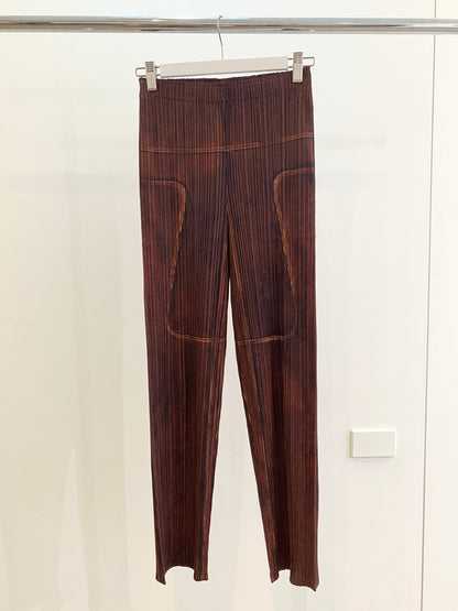 Treasure, Pleats please pants