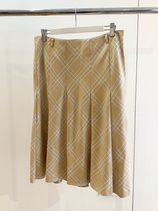 Treasure, Burberry pleated skirt