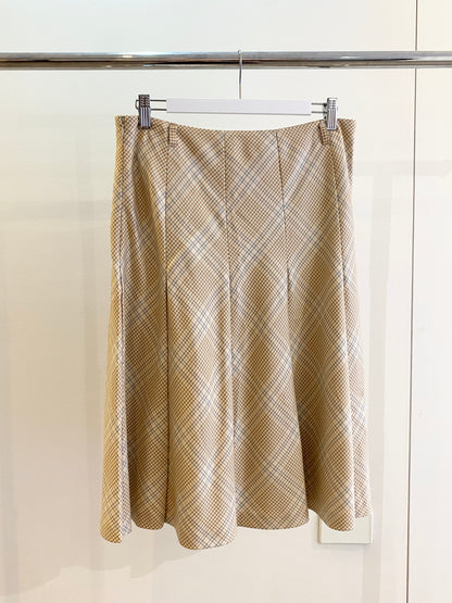 Treasure, Burberry pleated skirt