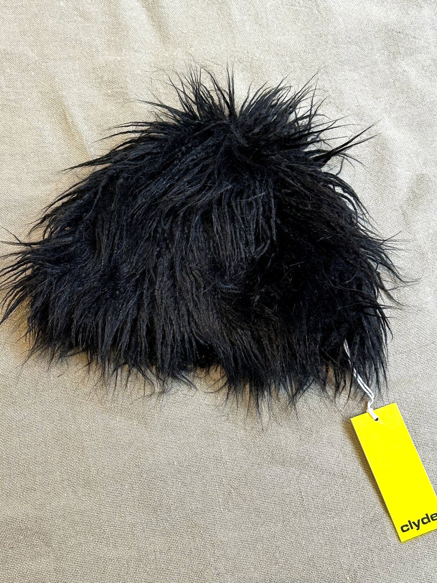 Clyde, Black faux yak