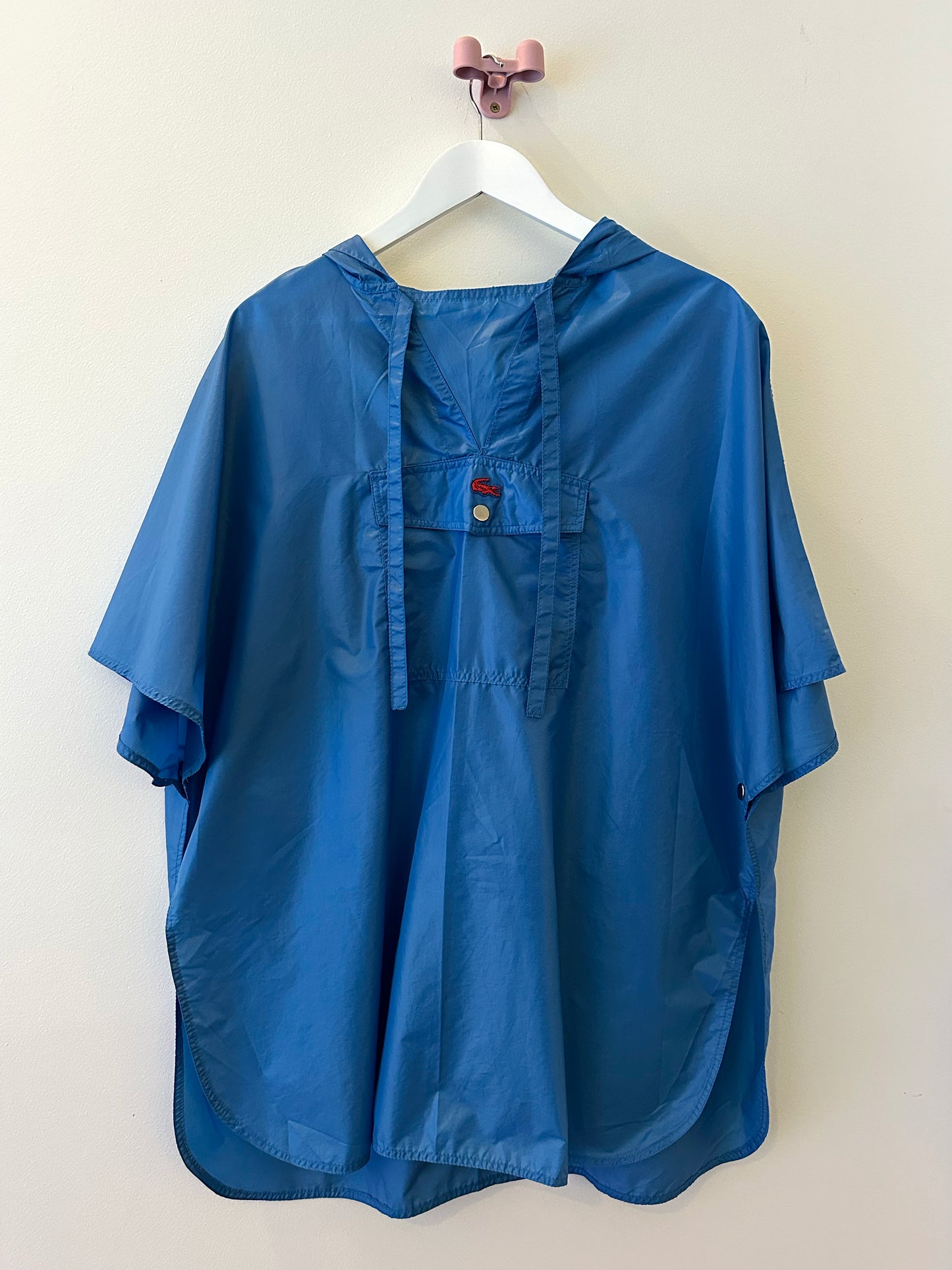 Mindy, Lacoste blue rain poncho