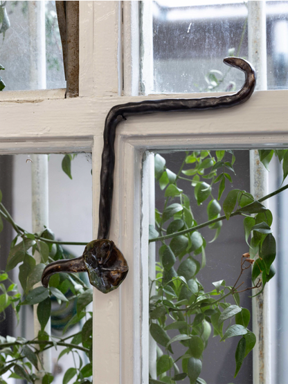 Jana Hawkins-Andersen, Under Five Windows Gate fragments